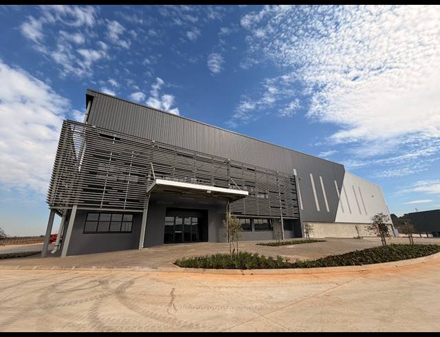 12,619M² WAREHOUSE TO LET IN WITFONTEIN